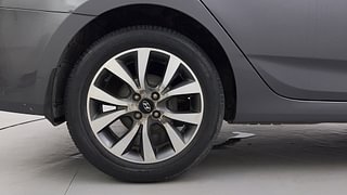 Used 2015 Hyundai Fluidic Verna 4S [2015-2017] 1.6 VTVT S (O) AT Petrol Automatic tyres RIGHT REAR TYRE RIM VIEW