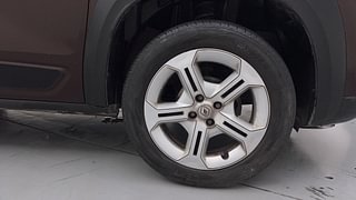 Used 2022 Renault Kiger RXT MT Petrol Manual tyres RIGHT FRONT TYRE RIM VIEW
