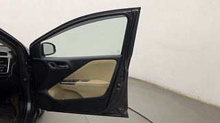 Used 2017 Honda City [2017-2020] VX Petrol Manual interior RIGHT FRONT DOOR OPEN VIEW