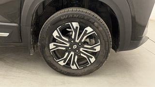 Used 2023 Renault Kiger RXT (O) MT Petrol Manual tyres RIGHT FRONT TYRE RIM VIEW