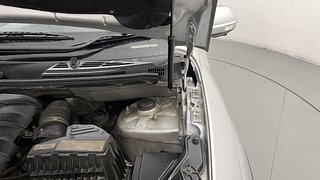 Used 2019 Mahindra XUV500 W11 AT Diesel Automatic engine ENGINE LEFT SIDE HINGE & APRON VIEW