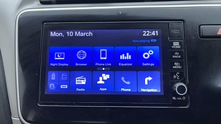 Used 2017 Honda City [2017-2020] V CVT Petrol Automatic top_features Integrated (in-dash) music system