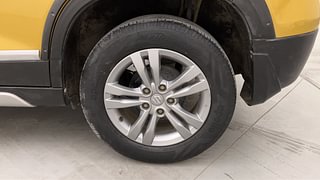 Used 2017 Maruti Suzuki Vitara Brezza [2016-2020] ZDI PLUS Dual Tone Diesel Manual tyres LEFT REAR TYRE RIM VIEW