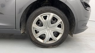 Used 2022 Tata Altroz XM Plus 1.2 Petrol Manual tyres RIGHT FRONT TYRE RIM VIEW