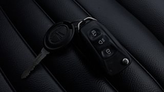Used 2016 Tata Tiago [2016-2020] Revotron XT Petrol Manual extra CAR KEY VIEW