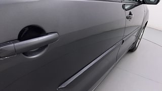 Used 2013 Maruti Suzuki Ertiga [2012-2015] ZDi Diesel Manual dents MINOR DENT