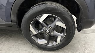 Used 2021 Hyundai Venue [2019-2022] SX Plus 1.0 Turbo DCT Petrol Automatic tyres LEFT REAR TYRE RIM VIEW