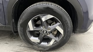 Used 2021 Hyundai Venue [2019-2022] SX Plus 1.0 Turbo DCT Petrol Automatic tyres RIGHT FRONT TYRE RIM VIEW