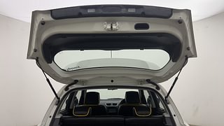 Used 2015 Maruti Suzuki Swift [2011-2017] VXi Petrol Manual interior DICKY DOOR OPEN VIEW