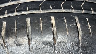 Used 2019 Maruti Suzuki Baleno [2015-2019] Alpha AT Petrol Petrol Automatic tyres RIGHT FRONT TYRE TREAD VIEW