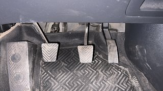 Used 2018 Hyundai Elite i20 [2018-2020] Asta 1.2 Dual Tone Petrol Manual interior PEDALS VIEW