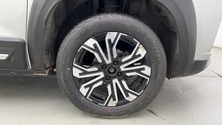 Used 2022 Renault Kiger RXZ MT Petrol Manual tyres RIGHT FRONT TYRE RIM VIEW