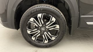 Used 2023 Renault Kiger RXT (O) MT Petrol Manual tyres LEFT FRONT TYRE RIM VIEW