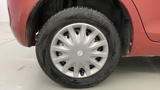 Used 2014 Maruti Suzuki Swift [2011-2017] VXi Petrol Manual tyres RIGHT REAR TYRE RIM VIEW