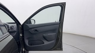 Used 2016 Renault Kwid [2015-2019] RXT Petrol Manual interior RIGHT FRONT DOOR OPEN VIEW