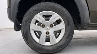 Used 2016 Renault Kwid [2015-2019] RXT Petrol Manual tyres RIGHT REAR TYRE RIM VIEW