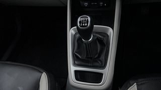 Used 2022 Hyundai Venue SX 1.2 Petrol Petrol Manual interior GEAR  KNOB VIEW