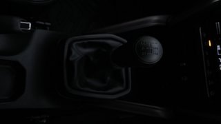 Used 2023 Maruti Suzuki Grand Vitara Delta Smart Hybrid Petrol Manual interior GEAR  KNOB VIEW
