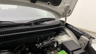 Used 2016 Maruti Suzuki Baleno [2015-2019] Zeta Petrol Petrol Manual engine ENGINE LEFT SIDE HINGE & APRON VIEW