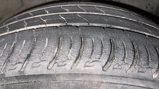 Used 2023 Tata Altroz XZ 1.2 Petrol Manual tyres RIGHT FRONT TYRE TREAD VIEW