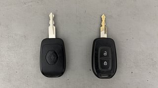 Used 2018 Renault Kwid [2015-2019] 1.0 RXT AMT Petrol Automatic extra CAR KEY VIEW