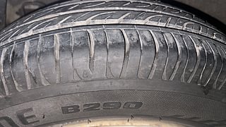 Used 2017 hyundai Xcent E Petrol Petrol Manual tyres RIGHT REAR TYRE TREAD VIEW