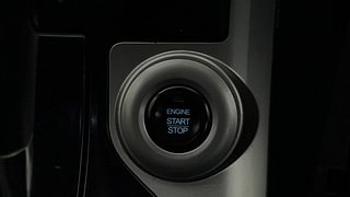 Used 2019 Mahindra XUV500 W11 AT Diesel Automatic top_features Keyless start