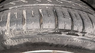 Used 2015 Ford Fiesta Classic [2012-2015] 1.6 Duratec Titanium Petrol Manual tyres RIGHT FRONT TYRE TREAD VIEW