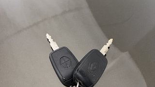 Used 2016 Renault Kwid [2015-2019] RXT Petrol Manual extra CAR KEY VIEW