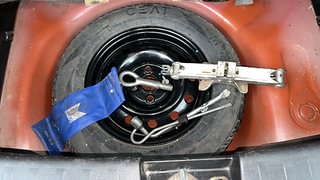 Used 2014 Maruti Suzuki Swift [2011-2017] VXi Petrol Manual tyres SPARE TYRE VIEW