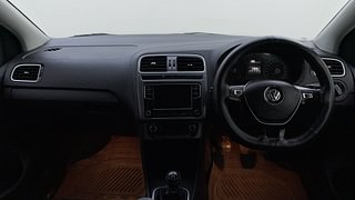 Used 2018 Volkswagen Polo [2016-2019] Highline Plus 1.0 (P)  Connect Edition Petrol Manual interior DASHBOARD VIEW