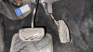 Used 2018 Maruti Suzuki Baleno [2015-2019] Alpha AT Petrol Petrol Automatic interior PEDALS VIEW