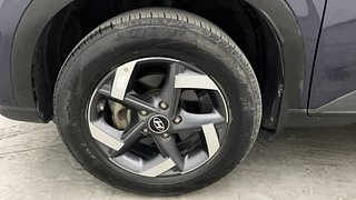 Used 2021 Hyundai Venue [2019-2022] SX Plus 1.0 Turbo DCT Petrol Automatic tyres LEFT FRONT TYRE RIM VIEW
