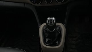 Used 2020 Hyundai Grand i10 [2017-2020] Sportz 1.2 Kappa VTVT Petrol Manual interior GEAR  KNOB VIEW