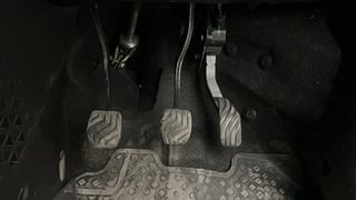 Used 2023 Renault Kiger RXT (O) MT Petrol Manual interior PEDALS VIEW