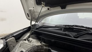Used 2016 Maruti Suzuki Baleno [2015-2019] Zeta Petrol Petrol Manual engine ENGINE RIGHT SIDE HINGE & APRON VIEW