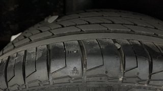 Used 2016 Maruti Suzuki Baleno [2015-2019] Zeta Petrol Petrol Manual tyres RIGHT REAR TYRE TREAD VIEW