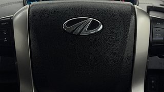 Used 2019 Mahindra XUV500 W11 AT Diesel Automatic top_features Airbags