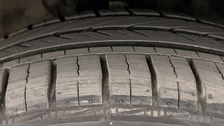 Used 2015 volkswagen Vento 1.6L Highline Petrol Petrol Manual tyres RIGHT FRONT TYRE TREAD VIEW