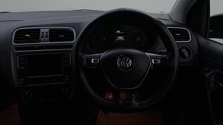 Used 2018 Volkswagen Polo [2016-2019] Highline Plus 1.0 (P)  Connect Edition Petrol Manual interior STEERING VIEW