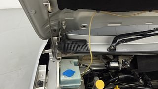 Used 2016 Renault Kwid [2015-2019] RXT Petrol Manual engine ENGINE RIGHT SIDE HINGE & APRON VIEW