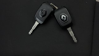 Used 2025 Renault Triber RXE Petrol Manual extra CAR KEY VIEW