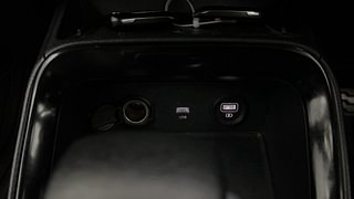 Used 2021 Kia Sonet GTX Plus 1.5 AT Diesel Automatic top_features Wireless phone charging
