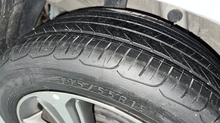 Used 2017 Hyundai Verna [2017-2020] 1.6 VTVT SX Petrol Manual tyres RIGHT REAR TYRE TREAD VIEW