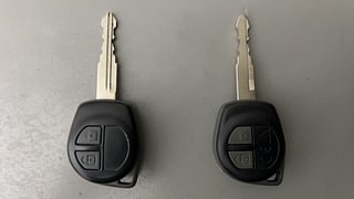 Used 2014 Maruti Suzuki Swift [2011-2017] ZXi Petrol Manual extra CAR KEY VIEW