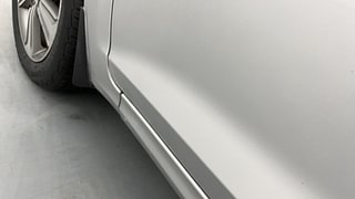 Used 2017 Hyundai Verna [2017-2020] 1.6 VTVT SX Petrol Manual dents MINOR SCRATCH