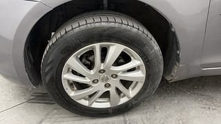 Used 2014 Maruti Suzuki Swift [2011-2017] ZXi Petrol Manual tyres LEFT FRONT TYRE RIM VIEW