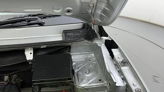 Used 2016 Renault Kwid [2015-2019] RXL Petrol Manual engine ENGINE LEFT SIDE HINGE & APRON VIEW