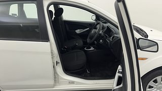 Used 2014 Ford Figo [2010-2015] Duratec Petrol ZXI 1.2 Petrol Manual interior RIGHT SIDE FRONT DOOR CABIN VIEW
