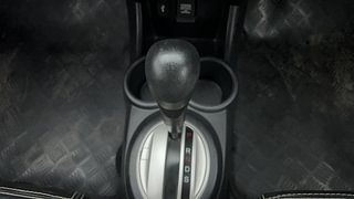 Used 2017 Honda BR-V [2016-2020] V CVT Petrol Petrol Automatic interior GEAR  KNOB VIEW